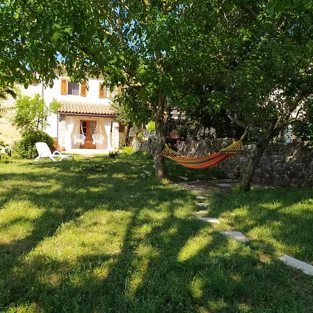 Parenzana, Little Row House With Big Yard In Istria Apartman Rakotule