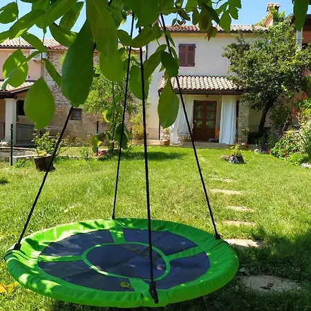 Parenzana, Little Row House With Big Yard In Istria Apartman Rakotule