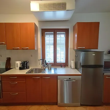 Parenzana, Little Row House With Big Yard In Istria 아파트 *