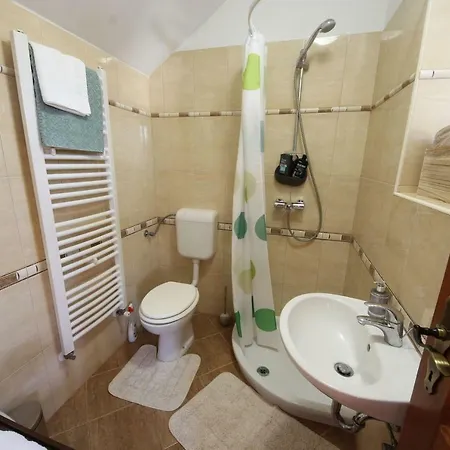 Parenzana, Little Row House With Big Yard In Istria Apartman *