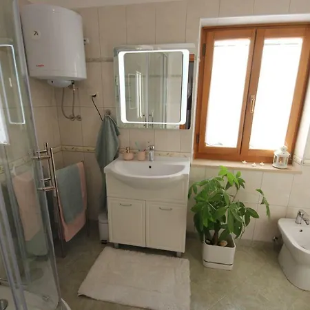 Parenzana, Little Row House With Big Yard In Istria Apartman *