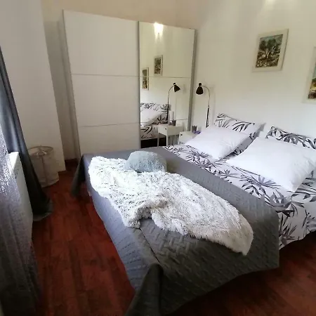 Apartman Parenzana, Little Row House With Big Yard In Istria